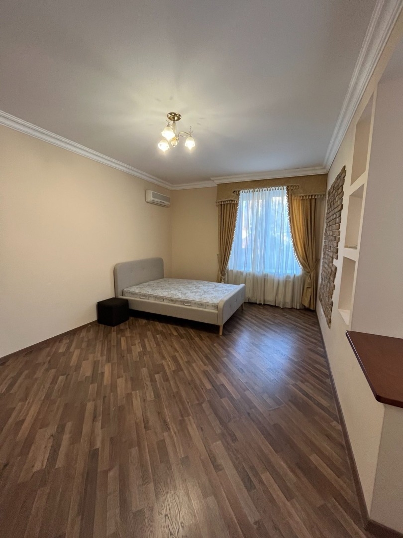 продажа трехкомнатной квартиры номер A-173434 в Приморском районе, фото номер 17